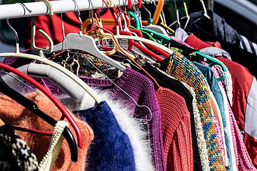 Владелец Gucci и Balenciaga вложился в стартап по перепродаже одежды