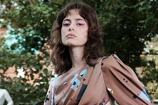 Искусство и ода женскому телу: чем запомнился показ Валентина Юдашкина в Париже