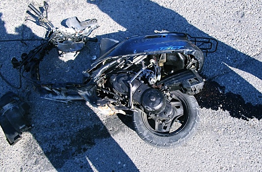 В Новороссийске водитель скутера погиб в ДТП на «встречке»