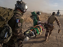 Макрон может объявить о введении добровольной военной службы во Франции