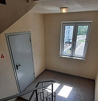 Завершен ремонт подъездов в корпусах 2032 и 2044