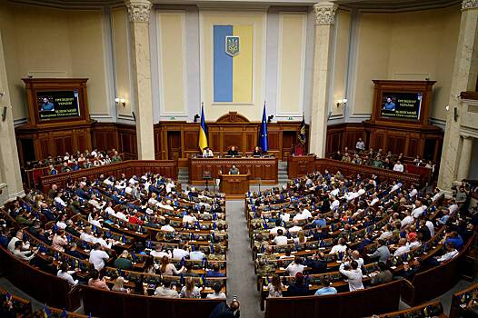 На Украине решили упростить процедуру увольнения госслужащих с паспортом России