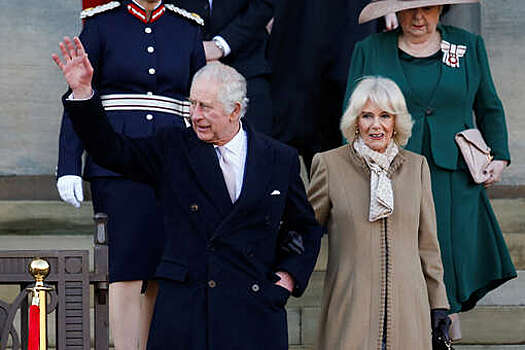 Карл III впервые проехался на королевском поезде в статусе монарха