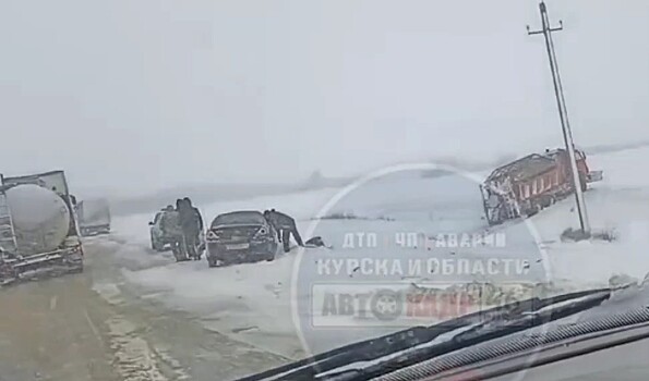 Под Курском ДТП со снегоуборочной машиной погиб 54-летний мужчина
