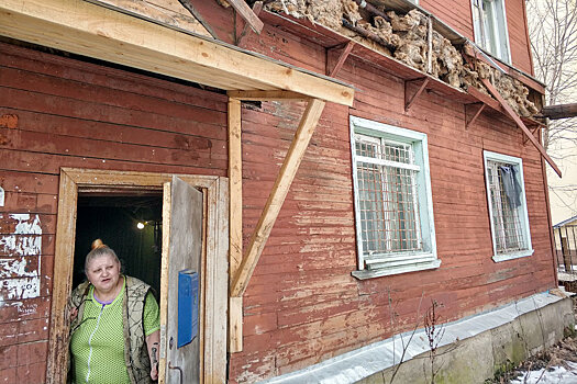 В Костроме жителей ветхого дома переселяют в новостройку с трещинами