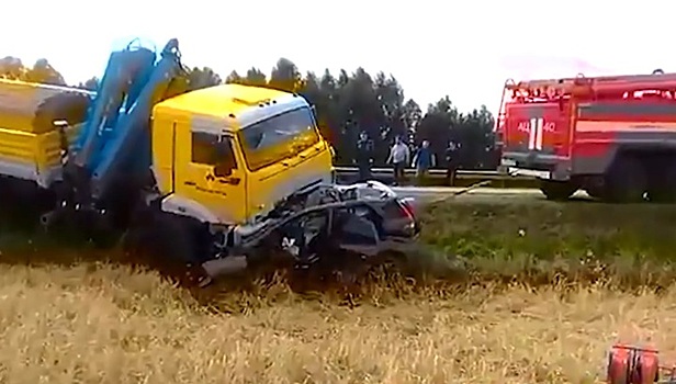 Камера запечатлела фатальный выезд на встречную полосу под Уфой