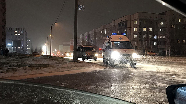 В Ноябрьске на проспекте Мира сбили мужчину. ФОТО