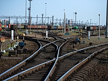Железнодорожный состав задел мужчину в Ленобласти