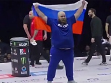 Россиянин Пельмень победил американца и стал чемпионом лиги пощечин Power Slap