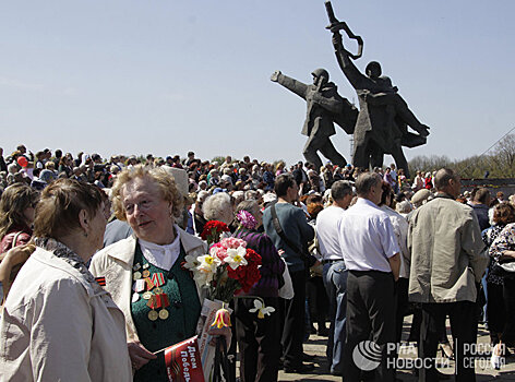 Вести (Латвия): для «европейских русских» Латвии создают свой календарь — без Дня Победы