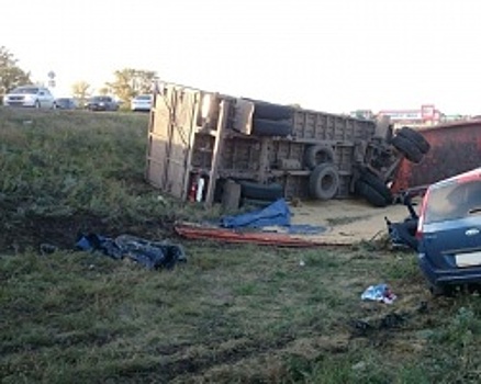 В Башкортостане столкнулись КамАЗ и Ford Fusion: шестеро пострадали