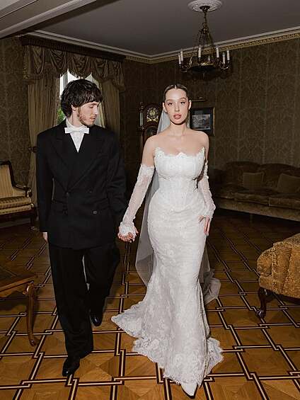 Big Baby Tape и Анастасия Анисимова.   Рэпер и его многолетняя возлюбленная устроили пышную свадьбу все на той же Villa Michetti, что и Ксения Бородина и Николай Сердюков. Среди гостей были Дилара Зинатуллина, Gensyxa, Аня Акулич, Toxi$, Эксайл, а Федук не только отдыхал как гость, но и немного работал: первый танец молодоженов прошел под его композицию.