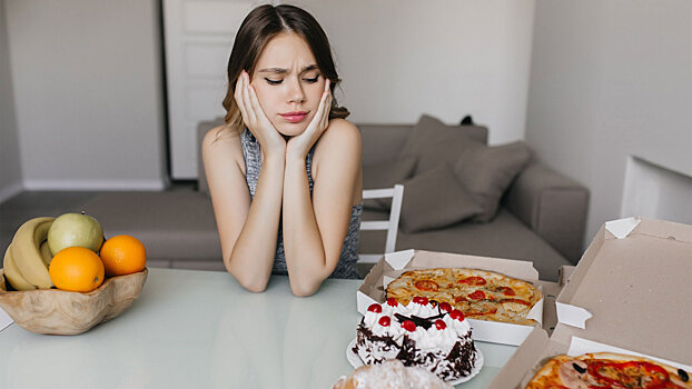 Названы 8 способов побороть тягу к вредной еде