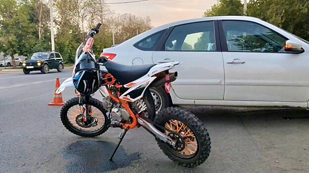 На улице Аустрина попал в ДТП 14-летний питбайкер