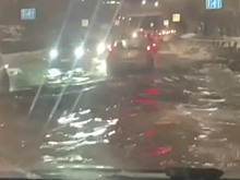 У моста Саратов-Энгельс утром образовалось «коммунальное озеро»