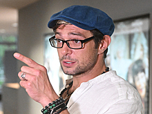 16-летнего сына звезды фильма "Питер FM" Павла Баршака парализовало из-за редкой болезни