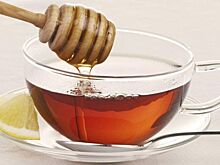 Врач раскрыл опасность чая с мёдом зимой
