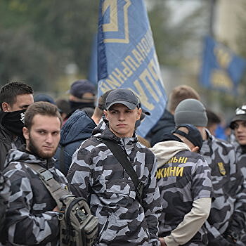 С прицелом на будущее. Нацкорпус приручает молодежь Украины к оружию