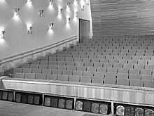 Зал Театра юных москвичей отреставрировали в Московском дворце пионеров на Воробьевых горах