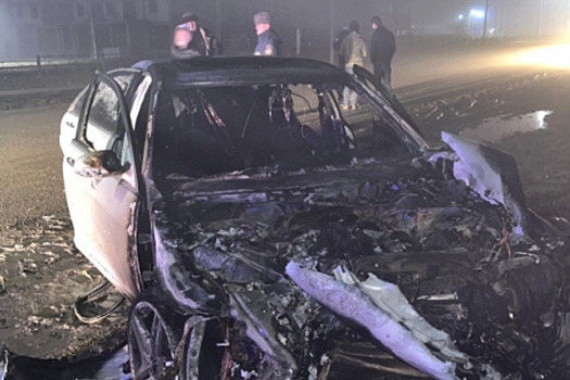 В Ингушетии полицейский вытащил пассажира из горящей легковушки