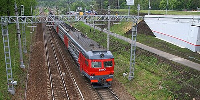 Поезд насмерть сбил мужчину на станции "Фрязево" в Подмосковье