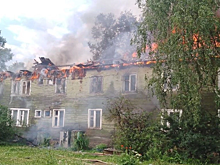 Под Вологдой после удара молнии сгорел деревянный МКД