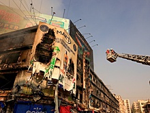 Число погибших при пожаре в пакистанском Карачи возросло до 14