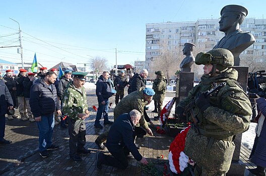 В Оренбурге 1 марта вспоминали десантников Псковской дивизии ВДВ