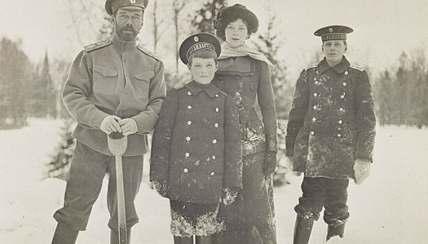 «Они выглядят как обычная семья»: 12 редких фото Романовых, не публиковавшихся ранее