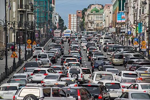 Пробки не оставляют в покое Владивосток