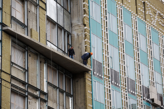 Мигранта убило стеклопакетом на строительстве ЖК в центре Москвы