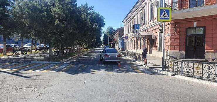 В Новочеркасске легковушка сбила на переходе пожилого мужчину