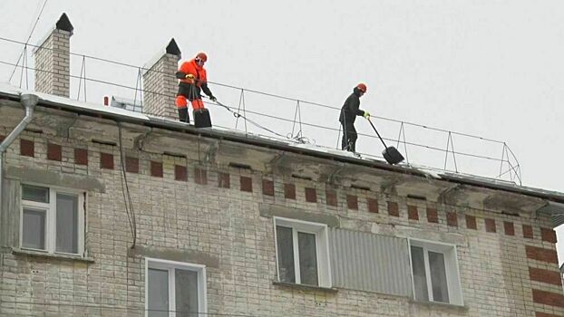 Кировские крыши постановили очистить от снега