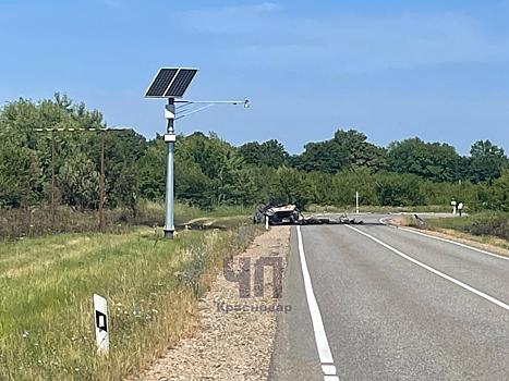 Газовые баллоны взорвались в пылающей машине в Краснодарском крае