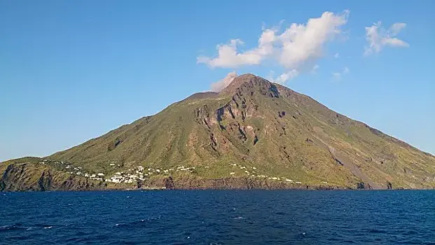 Вулкан Стромболи в Италии возобновил активность