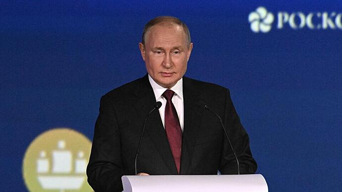 Песков объяснил, зачем к Путину пригласили СМИ из недружественных стран