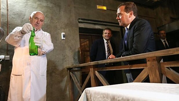 Российский истеблишмент переходит на российский алкоголь