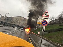 В центре Москвы водитель Maserati погиб после столкновения со столбом