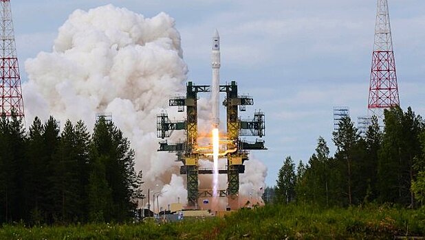 С Плесецка запущена ракета с военным спутником