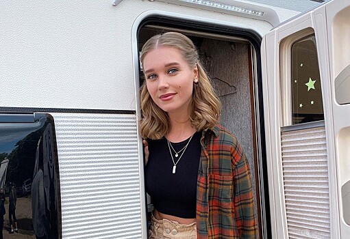 “Это стремно”: режиссер выходил за дверь, когда снималась интимная сцена с Асмус в “Тексте”