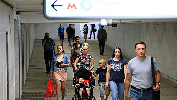 Кузнецова прокомментировала идею запрета колясок в метро