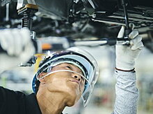 Toyota в 12 раз тратит больше времени на производство внедорожника