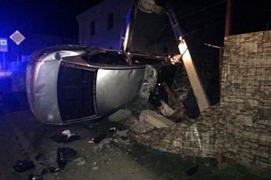 В Отрадненском районе водитель «Мазды» погиб, врезавшись в опору ЛЭП