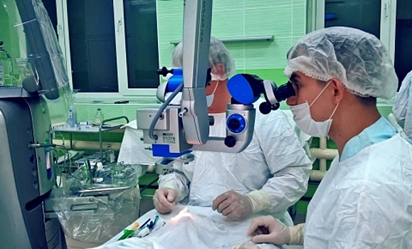 Сверхтонкие искусственные хрусталики глаза впервые имплантированы в Нижнем Новгороде