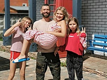 «Могут запросто покатать на спине»: Владимир Кристовский показал, как повзрослели его дочери