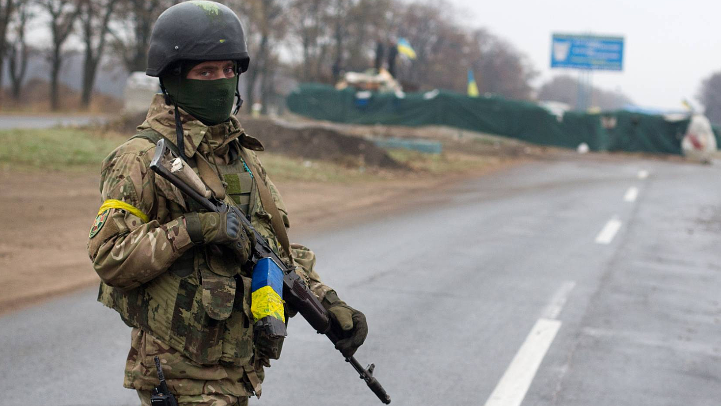 Ато 2. Украинские военные. Украинские военные ВСУ. Российский солдат. Солдат ЗСУ.