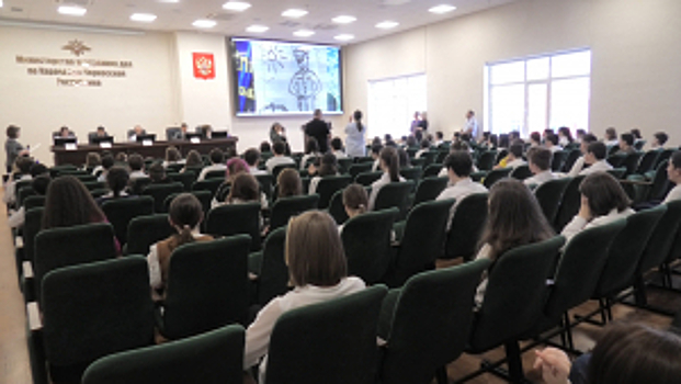 В Черкесске члены Общественного совета при МВД по КЧР и сотрудники полиции провели акцию «Безопасное лето»