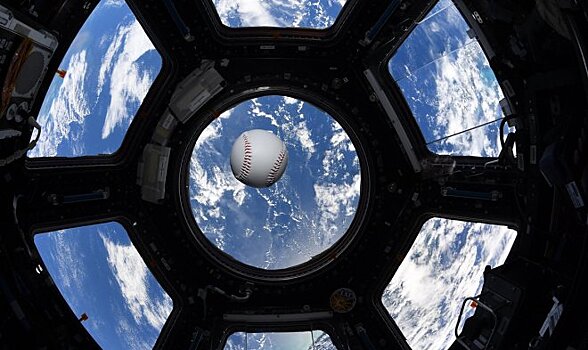 Астронавты на МКС сыграли в космический бейсбол, поставив мировой рекорд