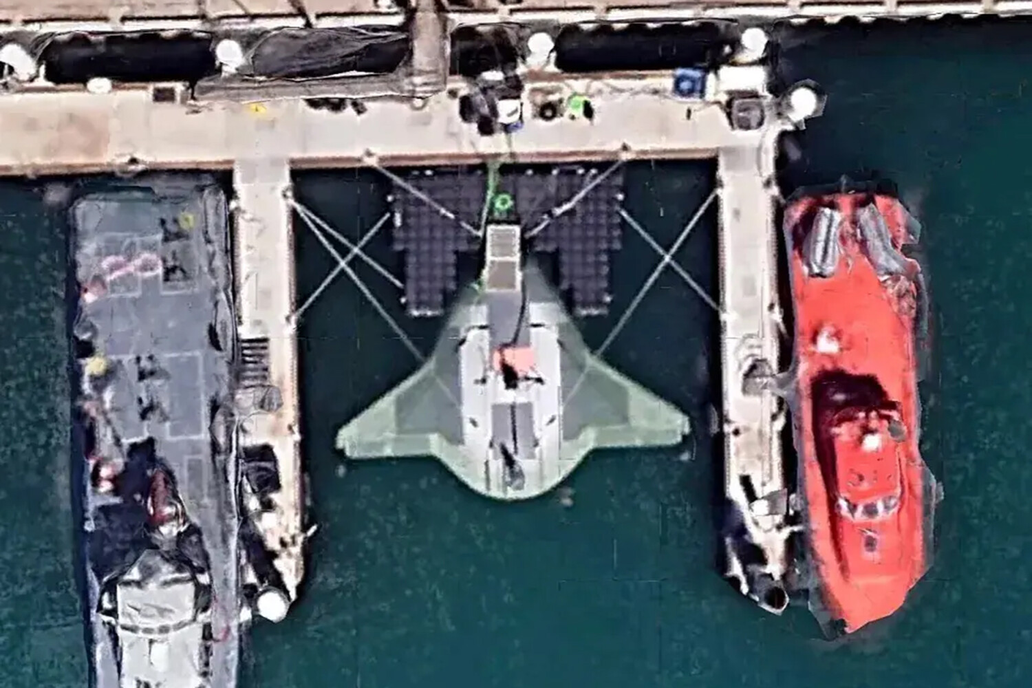 Пользователи Google Maps нашли сверхсекретный прототип морского дрона