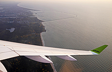 Взлететь и приземлиться там же. Самолет airBaltic совершил первый чартерный рейс по маршруту Рига — Рига